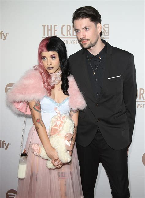 melanie martinez boyfriend|Melanie Martinez Bio, Height, Boyfriend, Age, Wiki,。